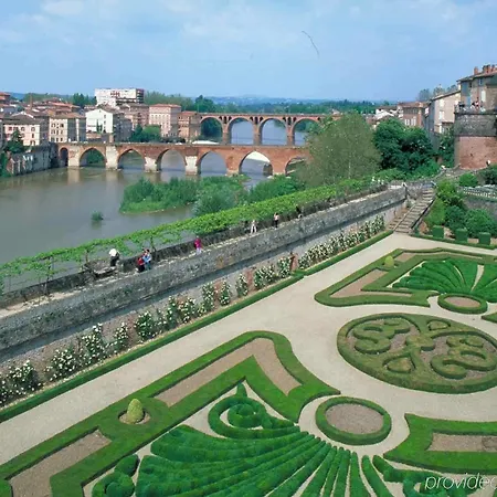 호텔 Mercure Rives Du Tarn 4*