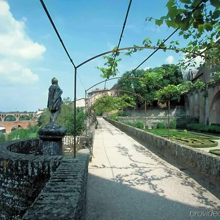 Hotel Mercure Bastides 4*