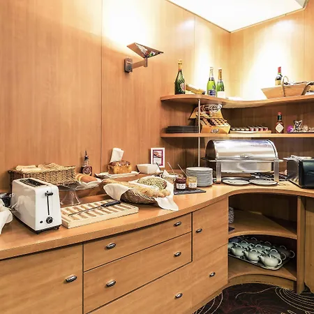 Mercure Rives Du Tarn 4* אלבי